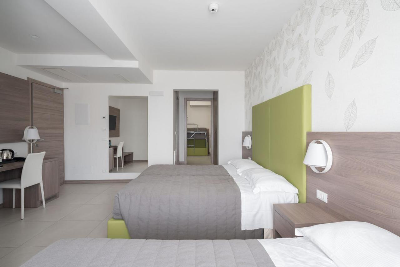 Hotel Iris Jesolo Экстерьер фото
