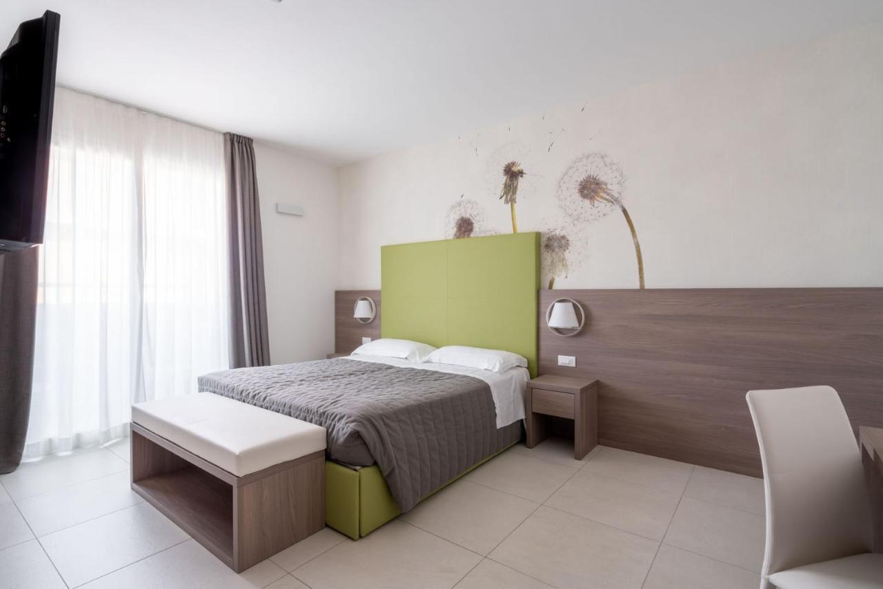 Hotel Iris Jesolo Экстерьер фото