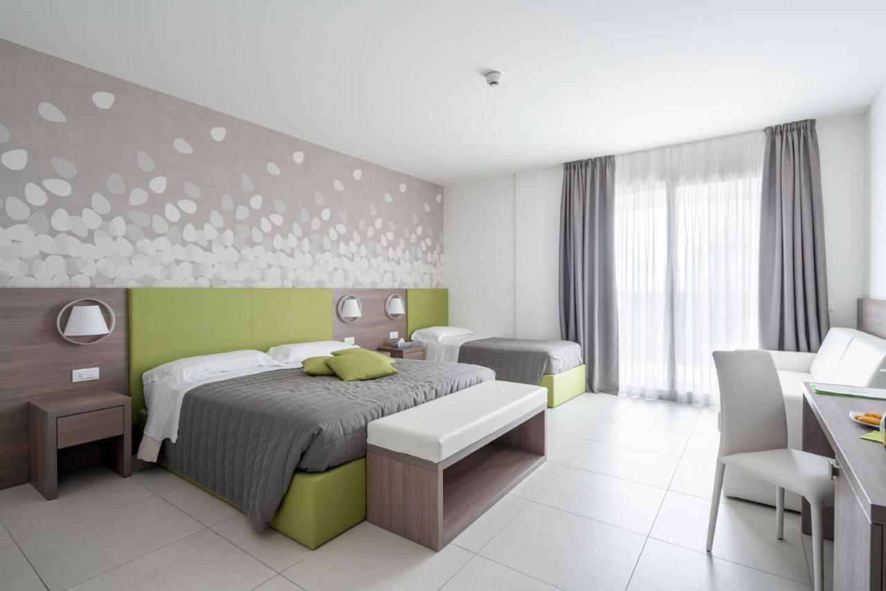 Hotel Iris Jesolo Экстерьер фото