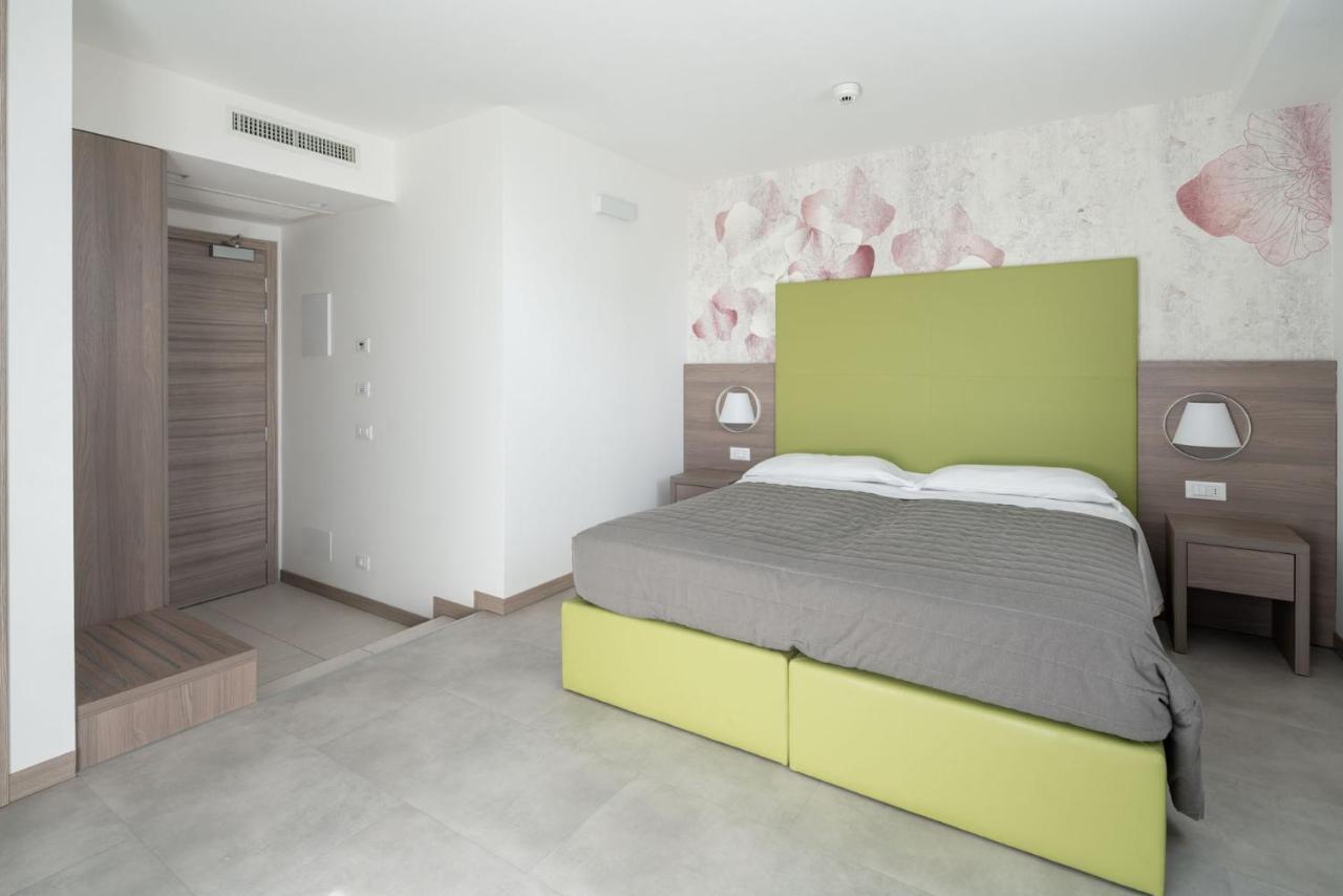 Hotel Iris Jesolo Экстерьер фото