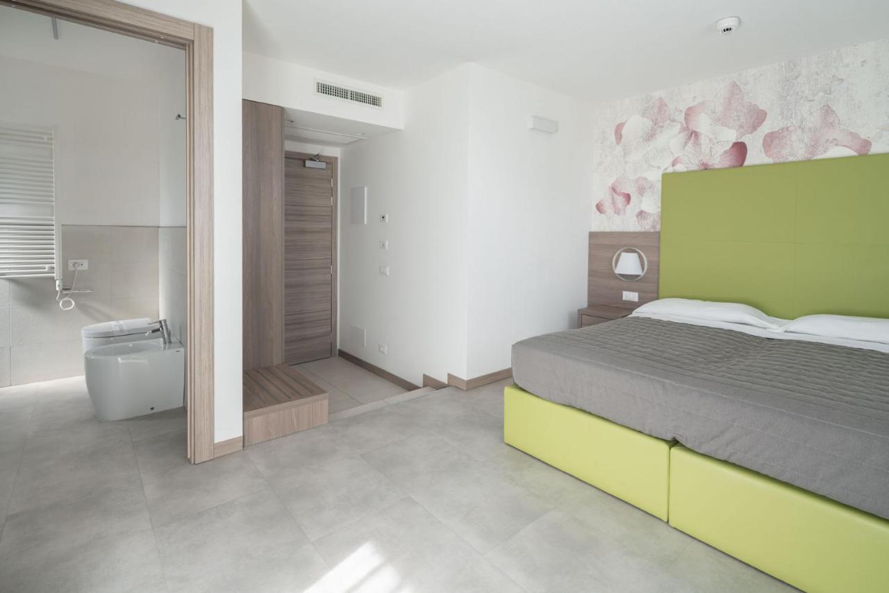 Hotel Iris Jesolo Экстерьер фото