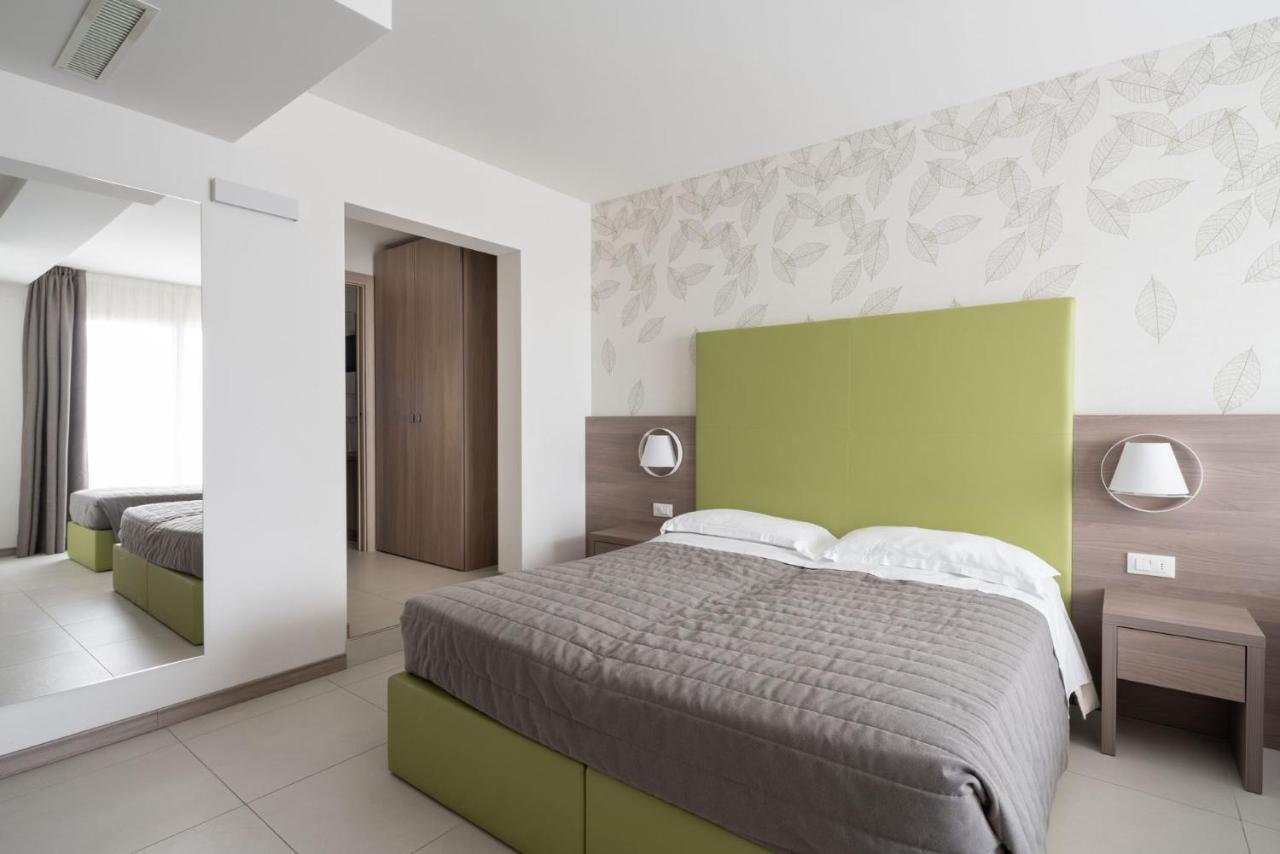 Hotel Iris Jesolo Экстерьер фото