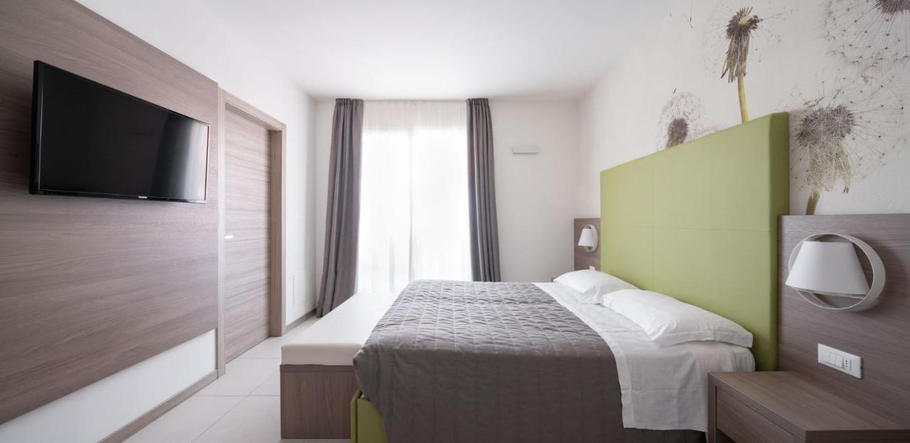 Hotel Iris Jesolo Экстерьер фото