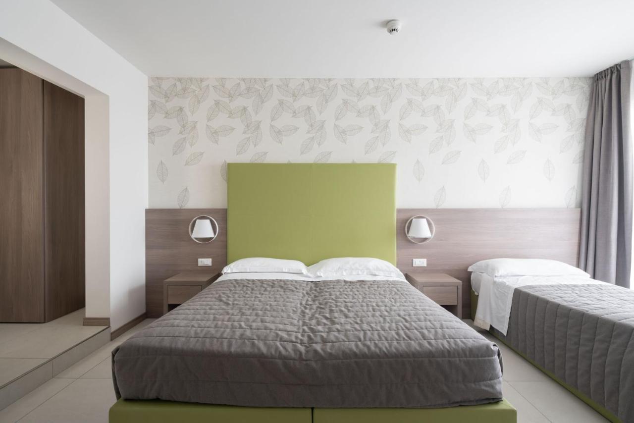 Hotel Iris Jesolo Экстерьер фото