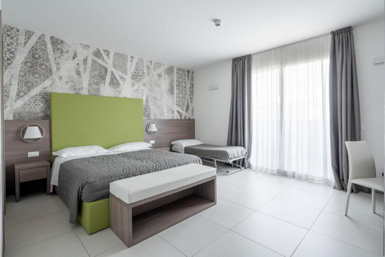 Hotel Iris Jesolo Экстерьер фото