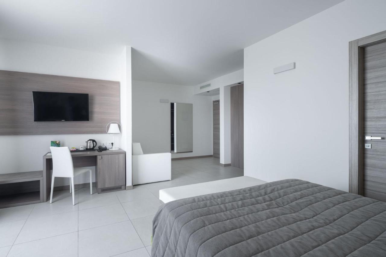 Hotel Iris Jesolo Экстерьер фото