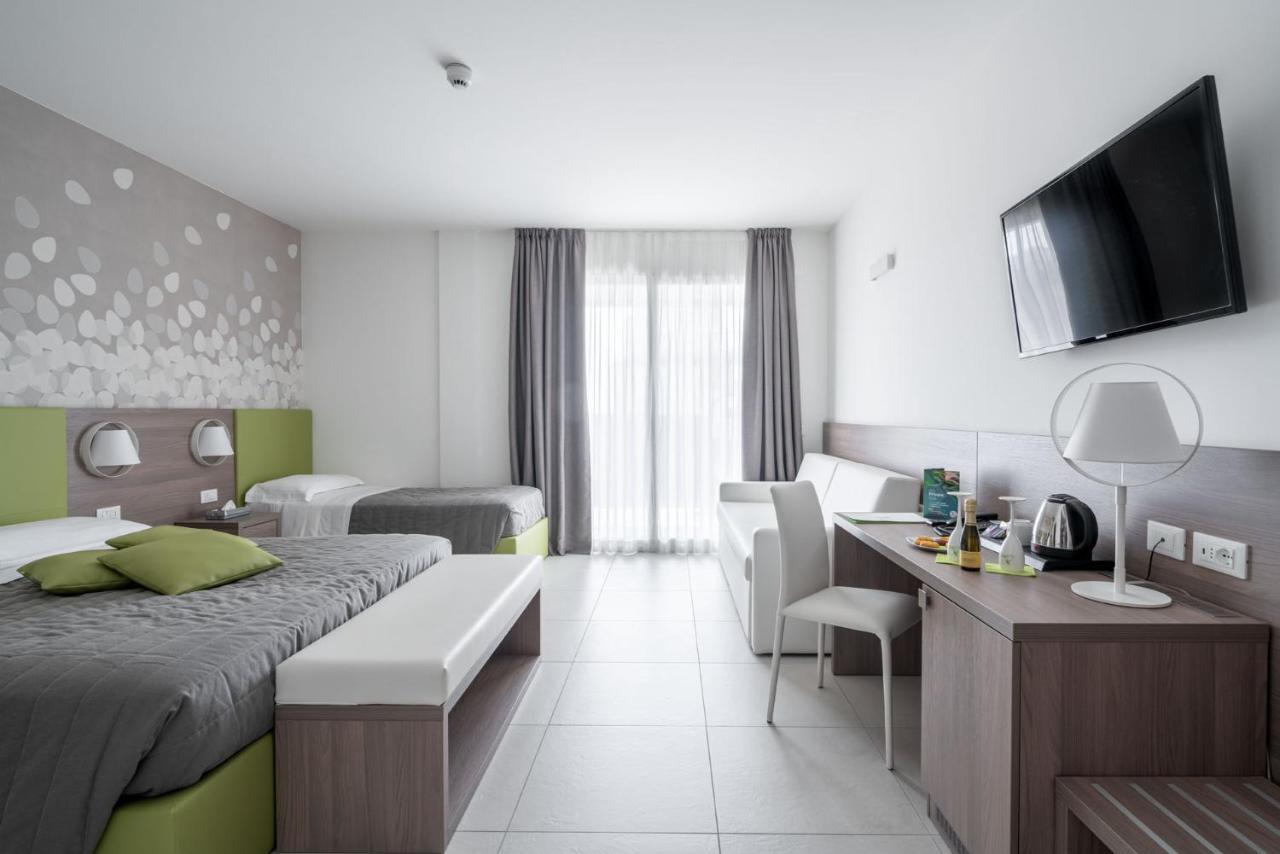 Hotel Iris Jesolo Экстерьер фото