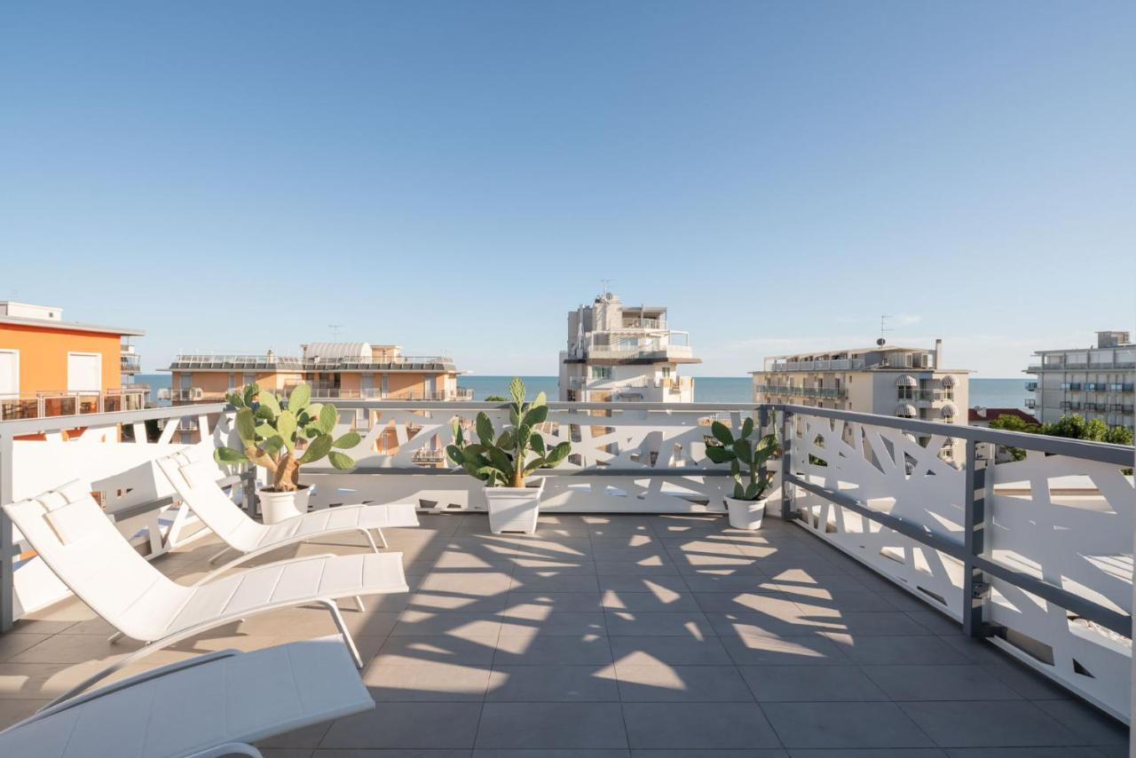 Hotel Iris Jesolo Экстерьер фото